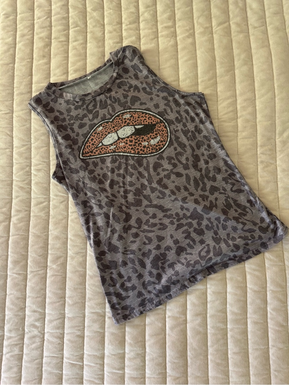 Leopard Print Sleeveless Graphic